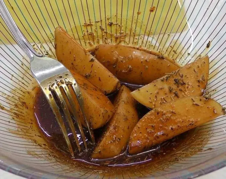Step 1.1: Clean the potatoes without removing the skin and cut them into wedges