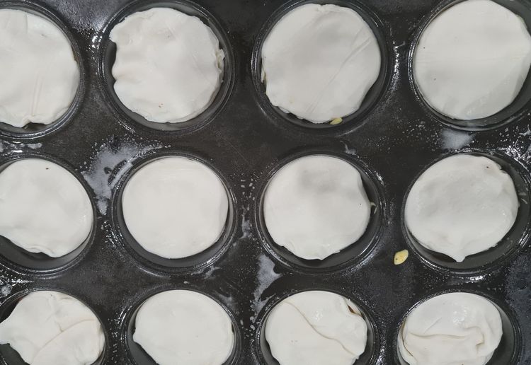Step 1.1: Mix egg, cream, onion, spinach and cheese  and season with salt and pepper