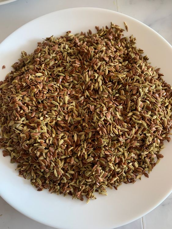 Step 2.1: Add the fennel and flax seeds in a large bowl
