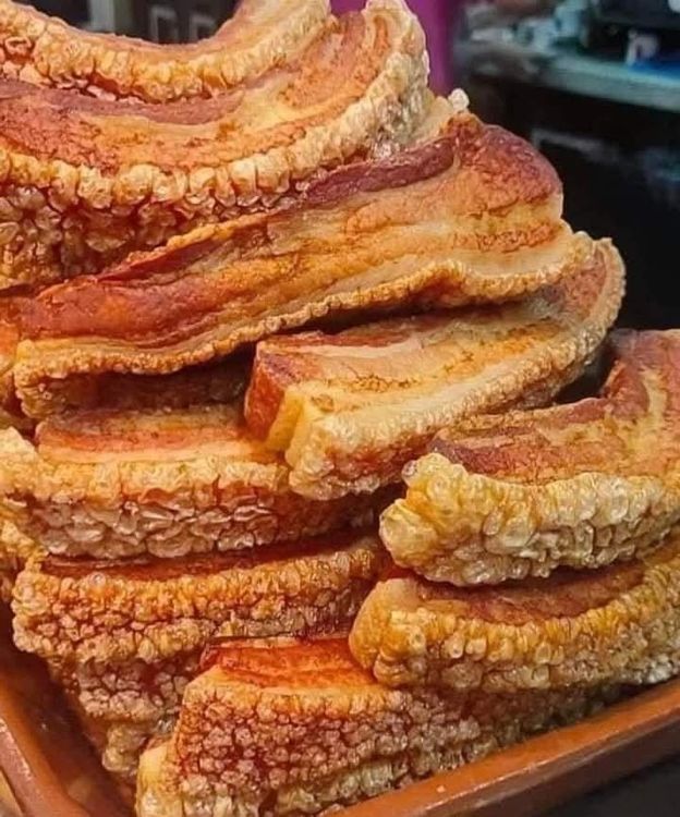 Step 3.1: Remove the bagnet from the oil and let it rest on a paper towel to absorb the excess oil