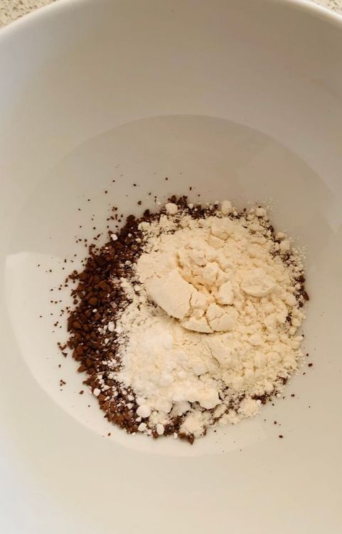 Step 1.1: Mix the instant coffee, powdered sugar, salt, flour, cinnamon powder, and vanilla extract in a bowl