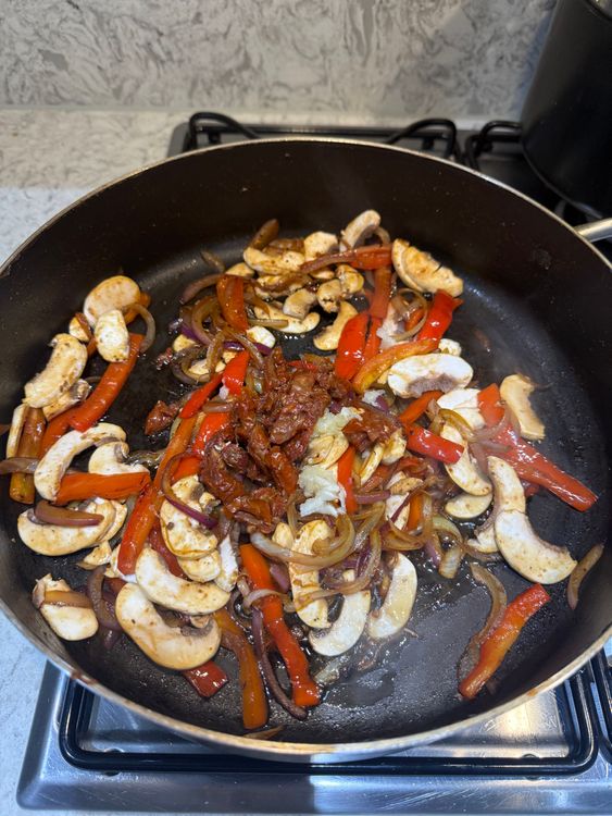 Step 3.1: Add mushrooms, sundried tomatoes, and garlic