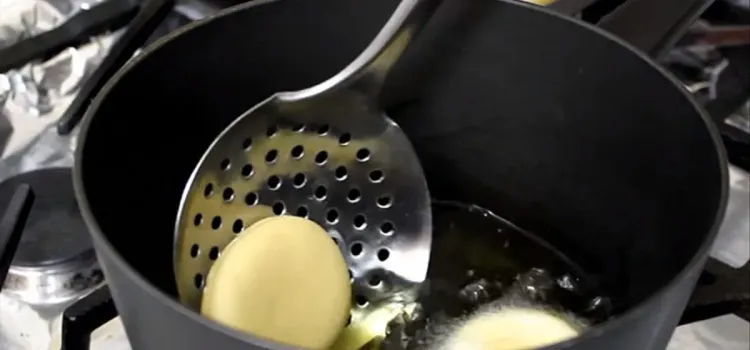 Step 3.1: Heat oil in a saucepan to about 350°F (180°C)