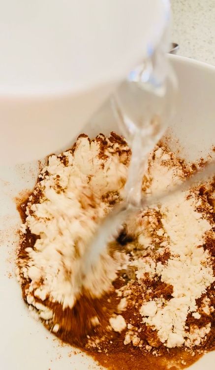 Step 1.2: Mix the instant coffee, powdered sugar, salt, flour, cinnamon powder, and vanilla extract in a bowl