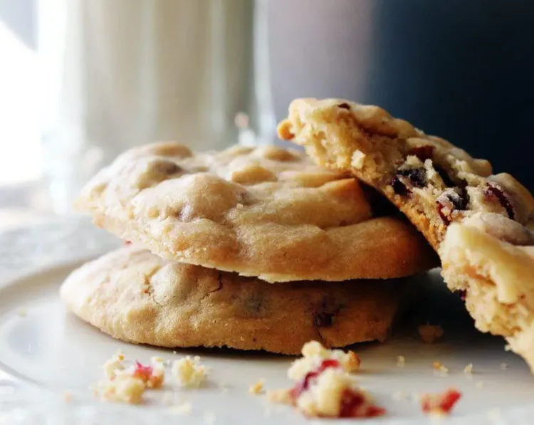 Cranberry Almond Cookies with Greek Yogurt Chips recipe