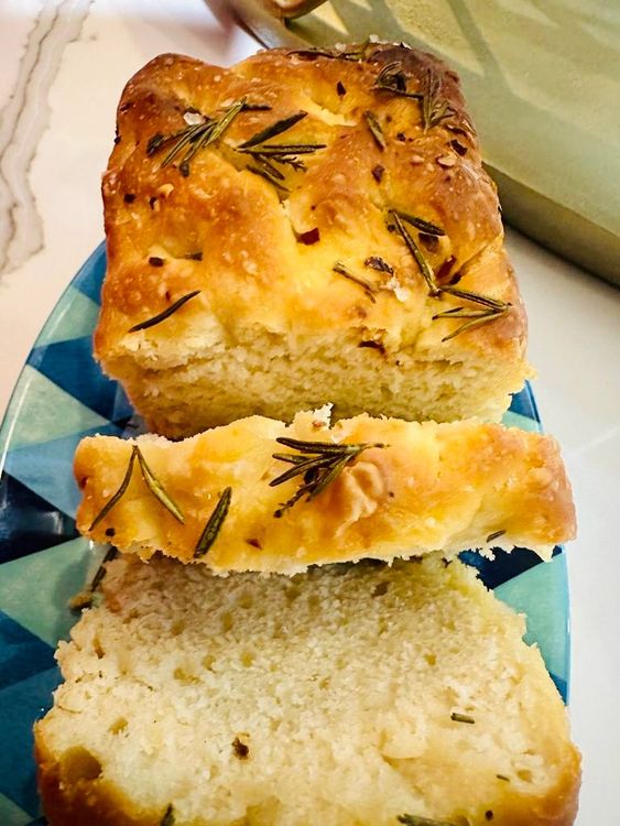 Step 1.2: Slice or cut in squares and serve warm