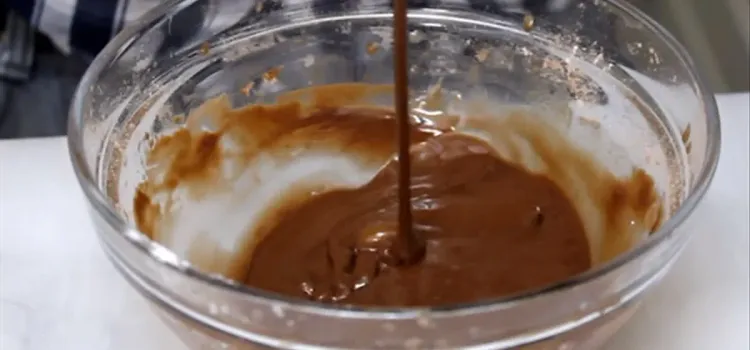 Step 4.1: In a bowl, mix powdered confectioners sugar, unsweetened cocoa powder, vanilla extract, and milk to taste