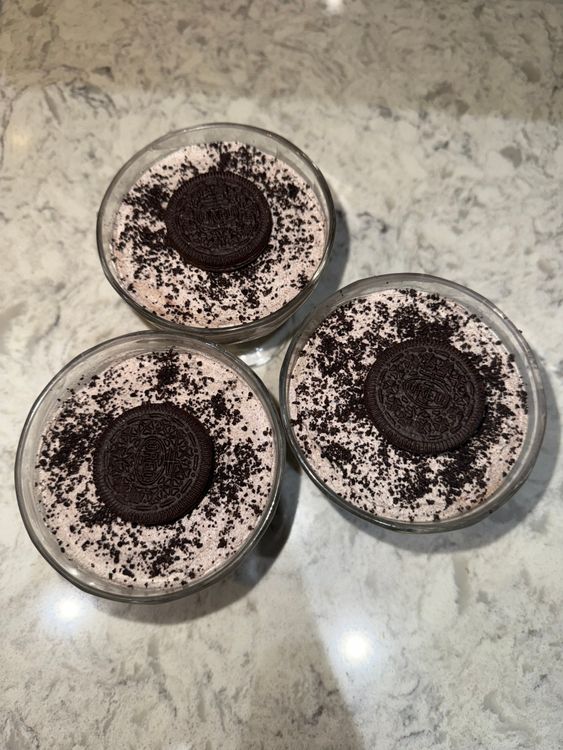 Step 4.1: Then garnish cheesecakes with some Oreos