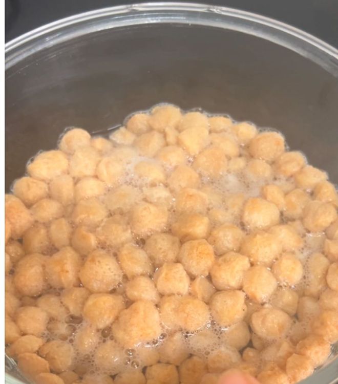 Step 1.1: Add soaked soybeans and cook for 2 minutes