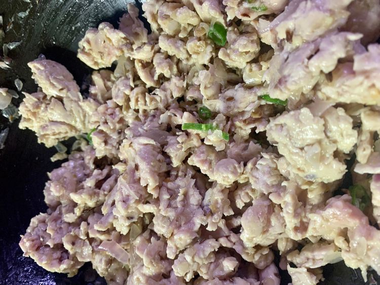 Step 2.2: Add the ground chicken and mix to combine