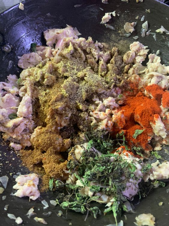 Step 2.1:  Now add coriander seeds, cumin powder, black pepper powder, red chilli powder, kashmiri red chilli powder, salt, lemon juice, and mint leaves