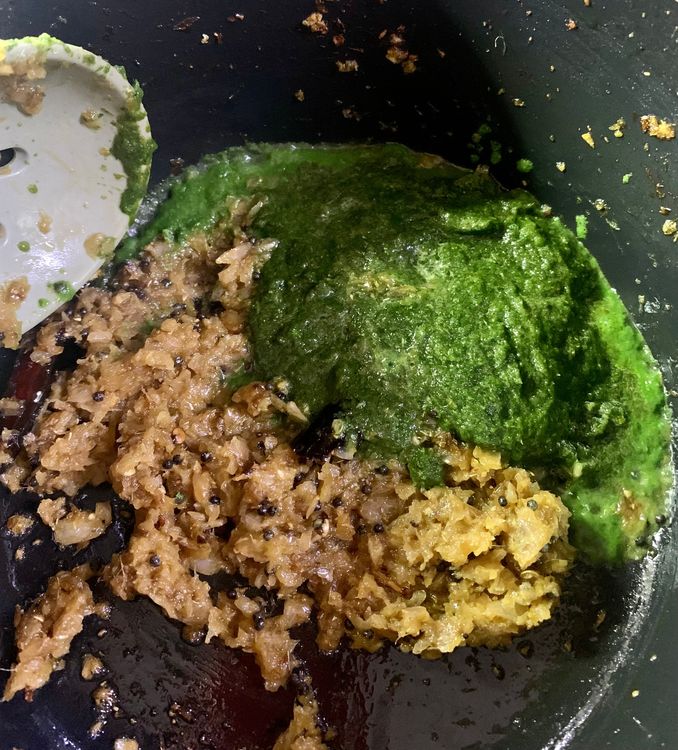 Step 2.1: Now add the green paste to the pan