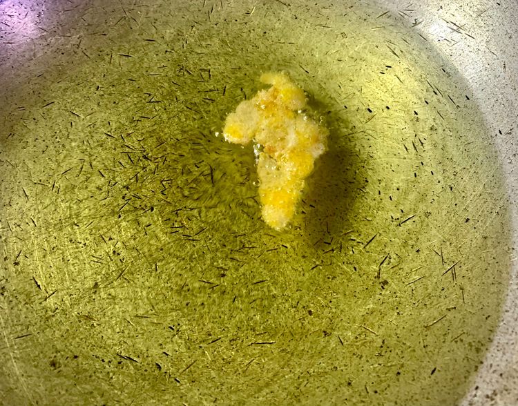 Step 2.1: Heat oil in a deep pan or wok on medium to high flame