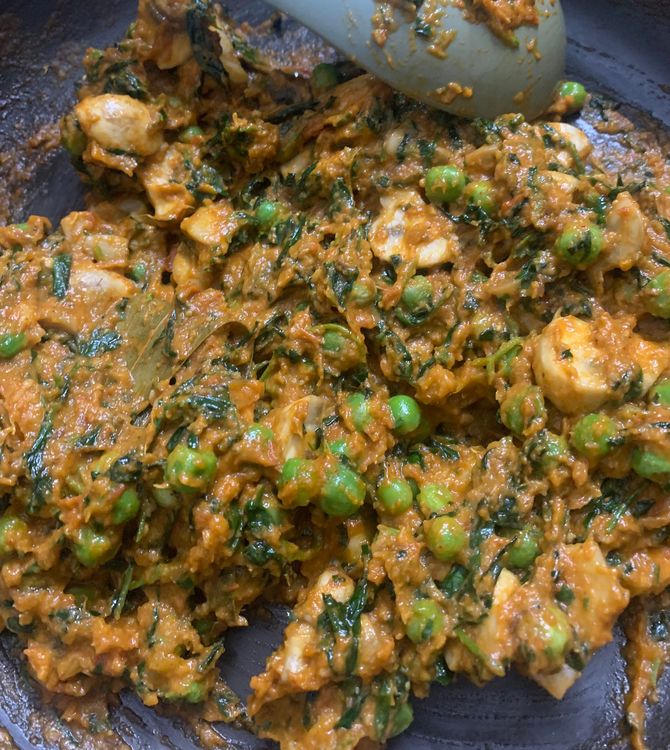 Step 2.3: Now add peas and the sauteed mushrooms to the pan