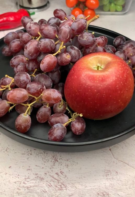 Step 1.1: Wash your apples and grapes properly, preferably with salty water, and rinse