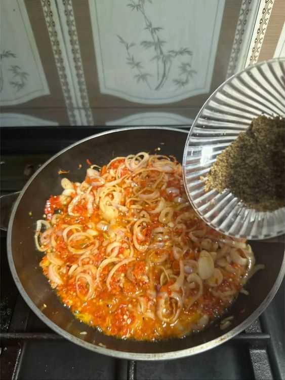 Step 1.4: Add seasoning cubes, salt, curry masala, ginger, and garlic paste