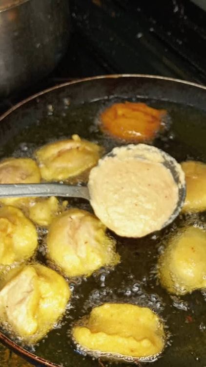 Step 3.3: Heat oil in a deep pan on medium heat