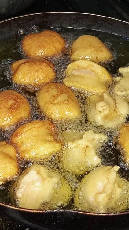 Step 3.1: Heat oil in a deep pan on medium heat