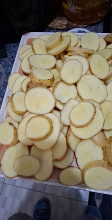 Step 1.1: Leave the peels on if preferred, and cut the potatoes into round slices
