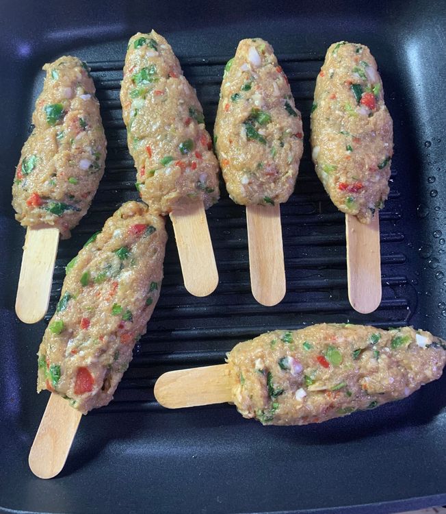 Step 1.1: Check the underside of the kebabs for grill lines