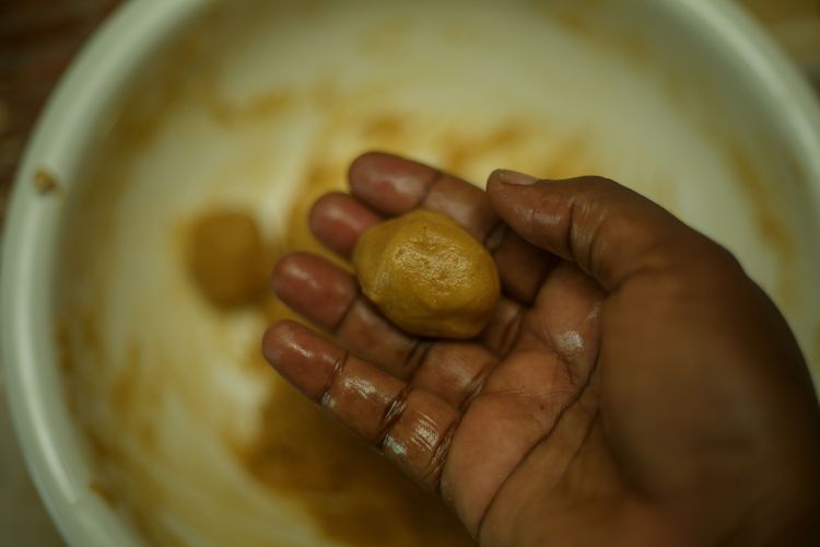 Step 1.1: **Scoop tablespoon-sized portions of dough and roll them into balls