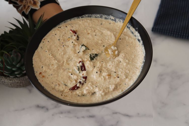 Step 3.1: Serve this flavourful chutney as a side dish with South Indian favourites like idli, dosa, vada, uttapam, or even as a dip for snacks and appetisers