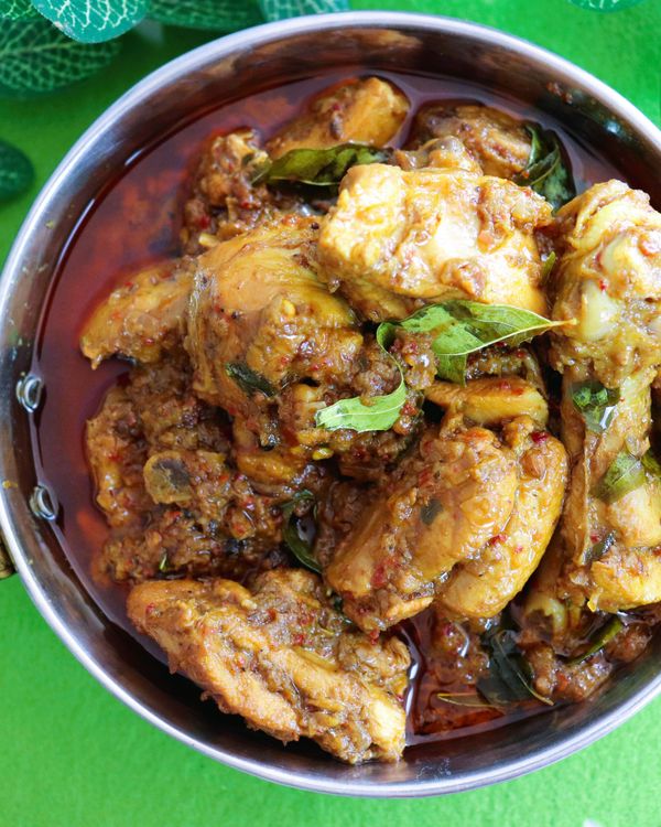 Mangalorean Chicken Ghee Roast (Semi-Dry) recipe