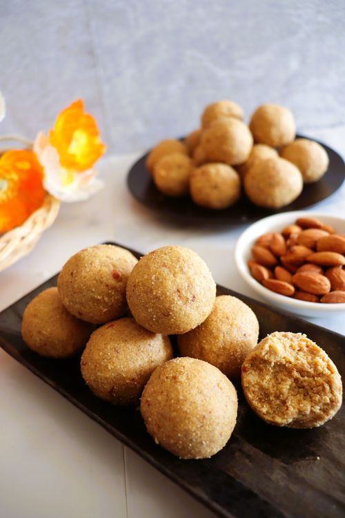 Atta Ladoo/Atta Sooji Ladoo/Atta Pinni recipe