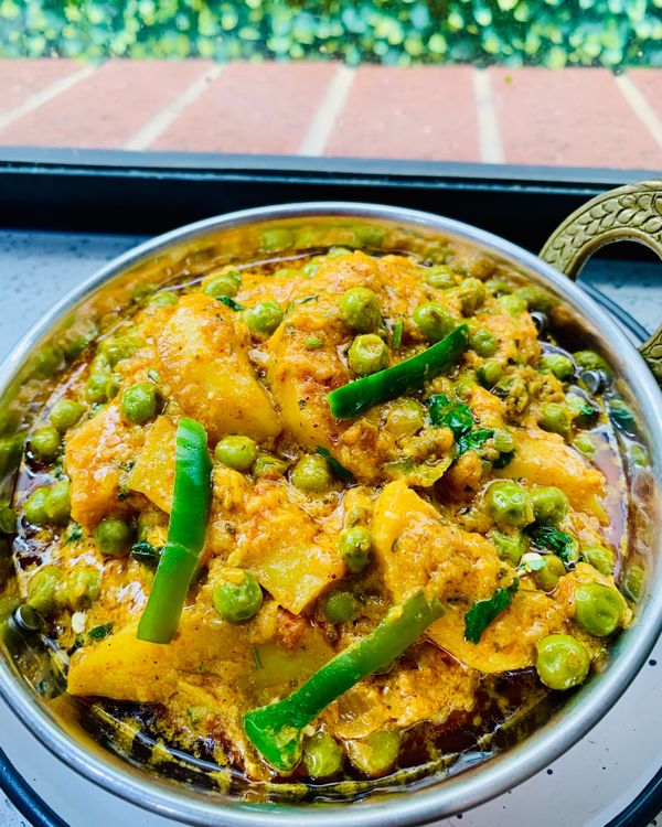Aloo Matar Masala (Creamy Potato & Peas Curry) recipe