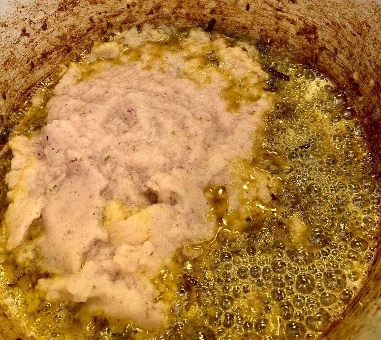 Step 3.1: In the same pot 2 tbsp of oil