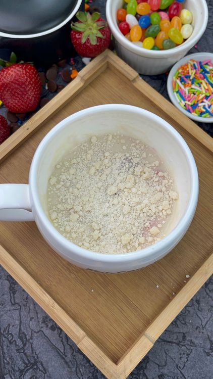 Step 2.1: Top with a strawberry slice or sprinkle with white chocolate chips
