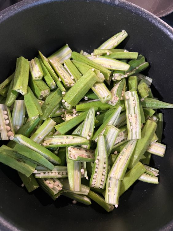 Step 1.1: In a pan, add 1/2 tbsp cooking oil