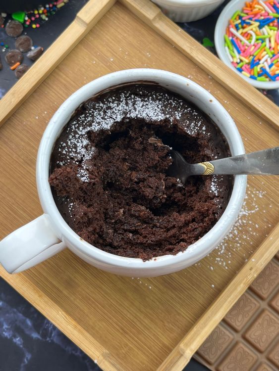 Step 1.2: Dust with powdered sugar while warm and enjoy straight from the mug