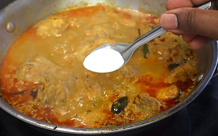 Step 1.3: Close the lid of the pan and cook over medium heat for 10 to 15 minutes with frequent stirring