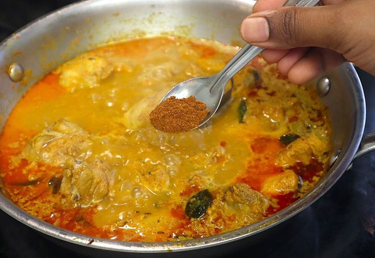 Step 1.4: Close the lid of the pan and cook over medium heat for 10 to 15 minutes with frequent stirring