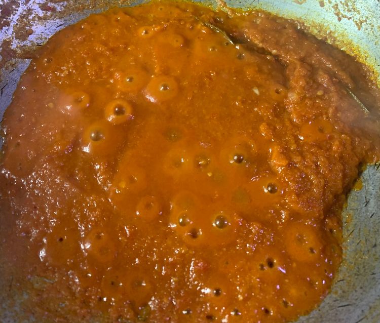 Step 3.1: Add the tomatoes and lemon juice and mix well