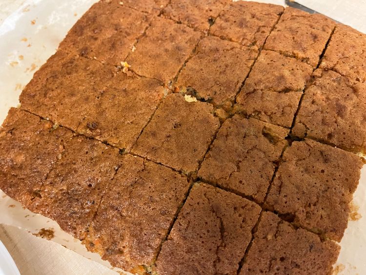 Step 3.3: Let the cake cool in the pan before slicing