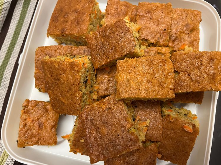 Step 3.5: Let the cake cool in the pan before slicing