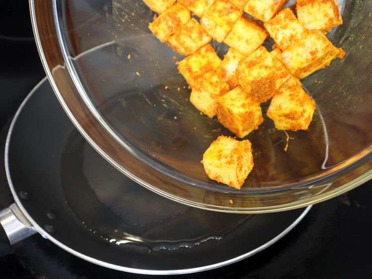 Step 1.3: Heat oil and sauté marinated paneer
