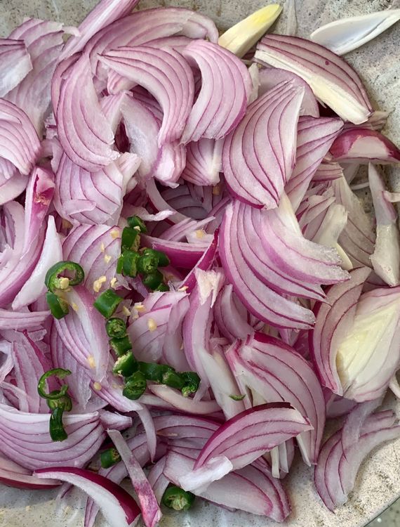 Step 1.1: Mix the sliced onions and green chillies