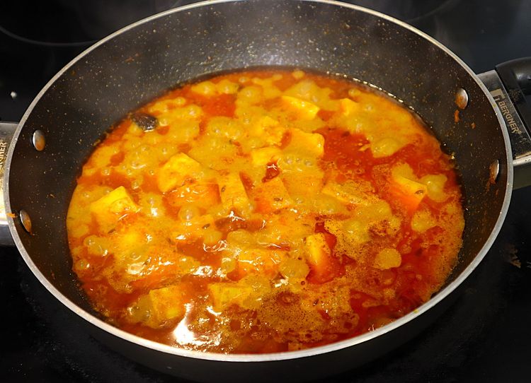 Step 2.6: Add cooked paneer and mix well