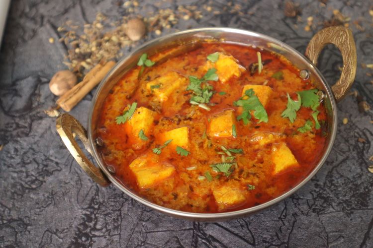 Step 2.1: Enjoy paneer ki sabji with roti or rice