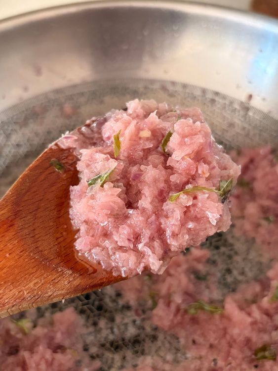 Step 2.2: Heat oil in a heavy-bottomed kadhai/pan