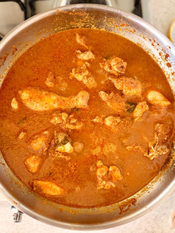Step 2.1: Reduce heat to lowāmedium, cover, and simmer for 20ā25 minutes (or until the chicken is tender)