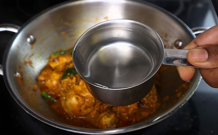 Step 3.1: Add water and mix well to adjust the gravy consistency