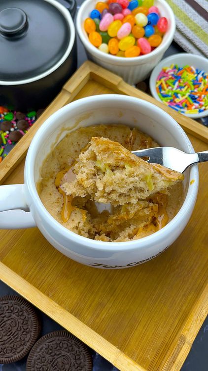 Step 4.2: Drizzle some warm peanut butter over the top and sprinkle a little extra cinnamon