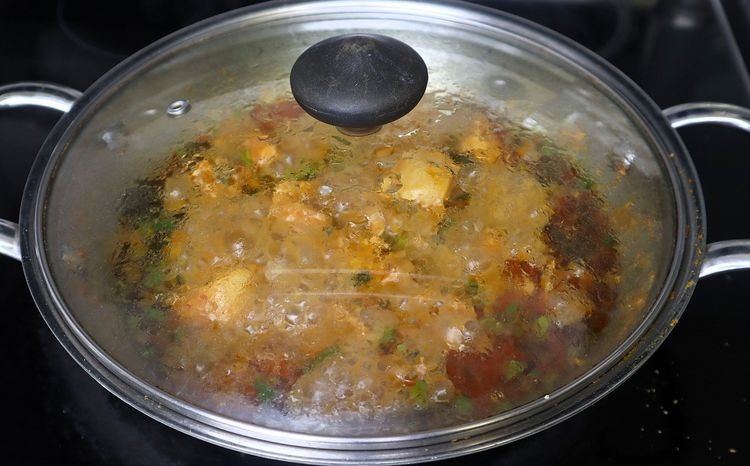 Step 3.5: Add finely chopped coriander leaves and kasuri methi