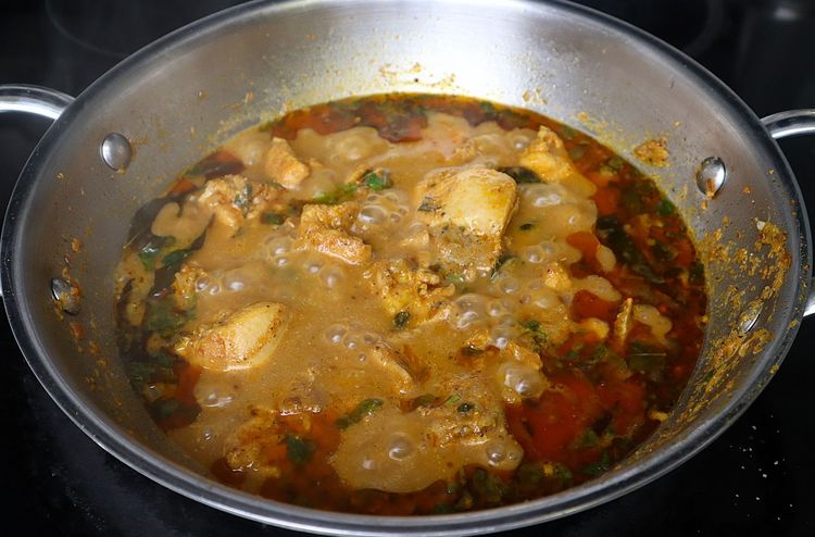 Step 3.6: Add finely chopped coriander leaves and kasuri methi