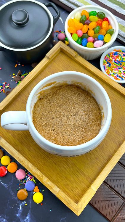 Step 3.1: Sprinkle over the warm cake and press lightly so it sticks, creating that classic churro finish