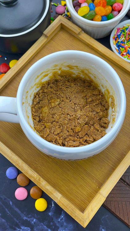 Step 3.1: Sprinkle all of the prepared streusel evenly over the batter